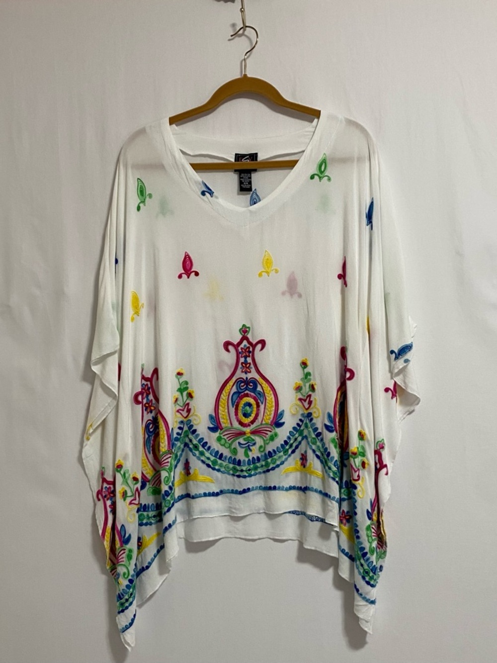 Studio Y White V-Neck Tunic with Multicolor Embroidery